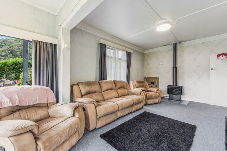 Photo of property in 60 Kent Street, Picton, 7220