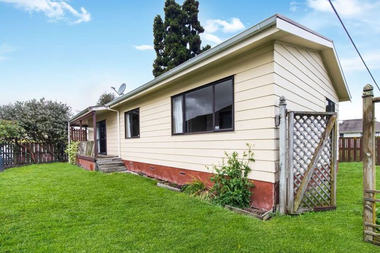 Photo of property in 18a Douglas Crescent, Fairfield, Hamilton, 3214