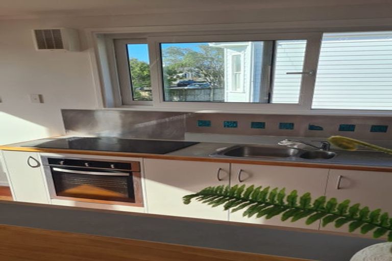 Photo of property in 17 Kawerau Avenue, Devonport, Auckland, 0624