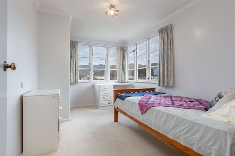 Photo of property in 28 Dyer Street, Epuni, Lower Hutt, 5011