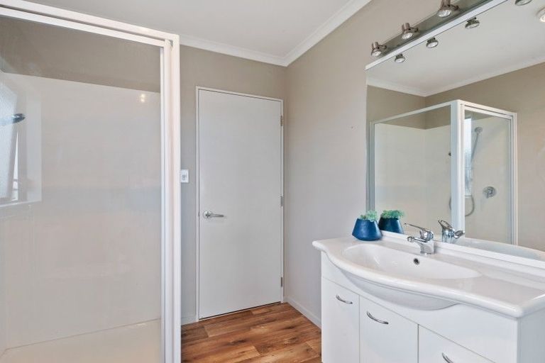 Photo of property in 1 Botanical Heights Drive, Waipahihi, Taupo, 3330