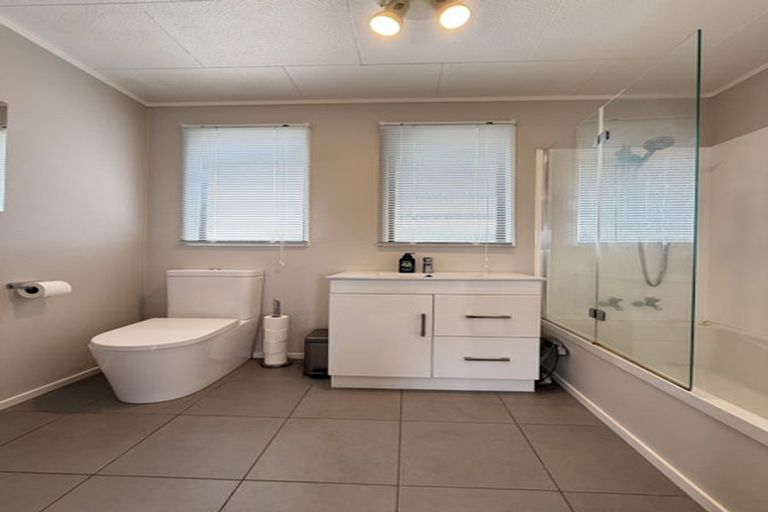 Photo of property in 18 Aratapu Street, Waitara, 4320