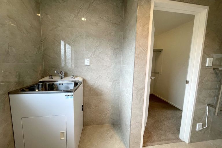 Photo of property in 26 Devon Road, Bucklands Beach, Auckland, 2012