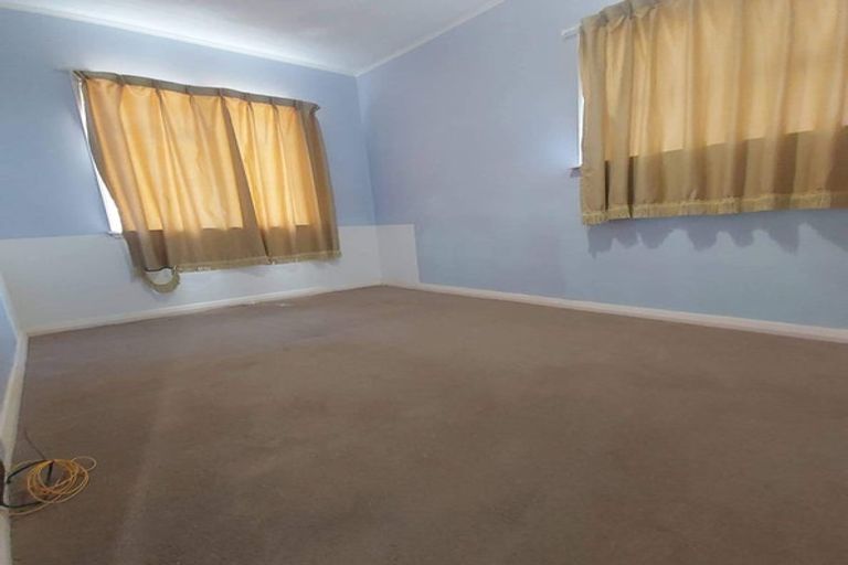 Photo of property in 12 Rowe Place, Burwood, Christchurch, 8061