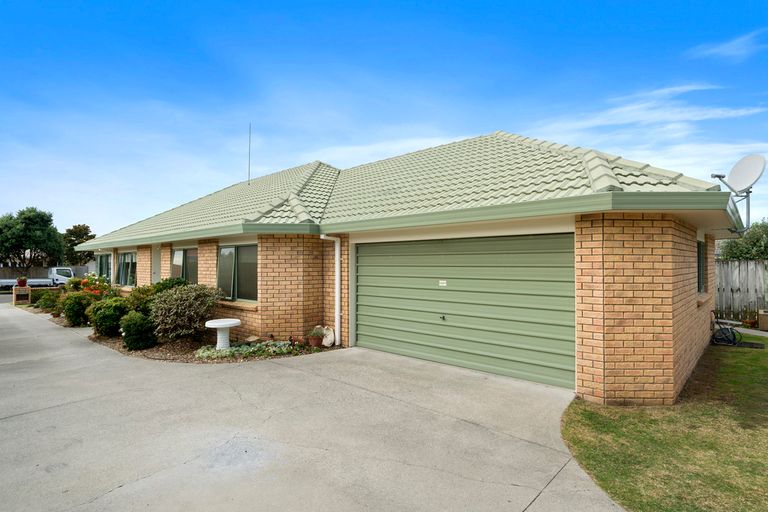Photo of property in 111 Blake Boulevard, Papamoa Beach, Papamoa, 3118