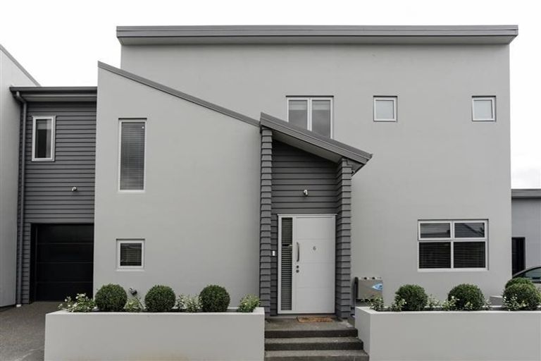 Photo of property in 6 Bray Place, Havelock North, 4130