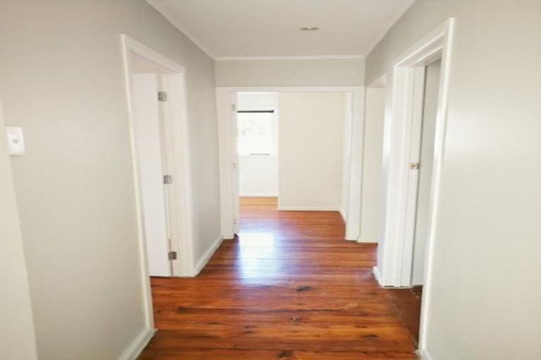 Photo of property in 216 Te Atatu Road, Te Atatu South, Auckland, 0610