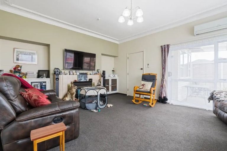 Photo of property in 27 Glen Avenue, Papatoetoe, Auckland, 2025