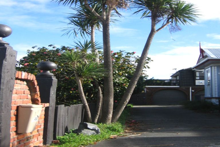 Photo of property in 45 Ludlam Crescent, Woburn, Lower Hutt, 5010