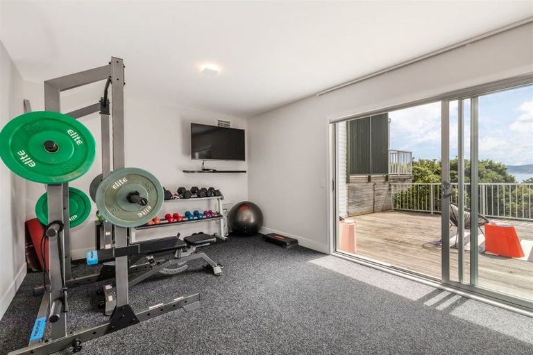 Photo of property in 22 Kowhai Street, Eastbourne, Lower Hutt, 5013