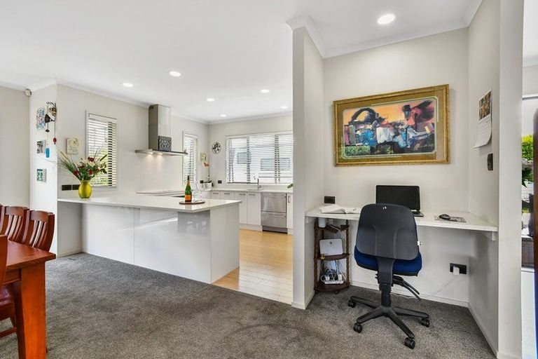 Photo of property in 27 Searle Drive, Patumahoe, Pukekohe, 2679