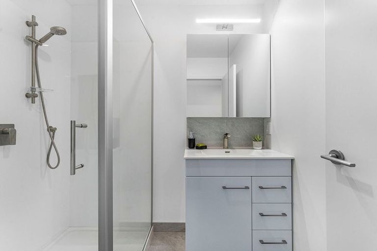 Photo of property in 19 Raukohekohe Road, Wiri, Auckland, 2104