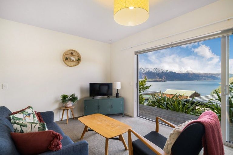 Photo of property in 129a Wynyard Crescent, Fernhill, Queenstown, 9300