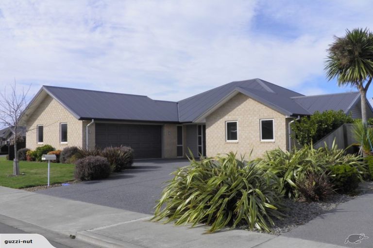 Photo of property in 10 Robinia Mews, Rangiora, 7400