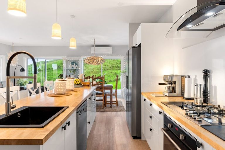 Photo of property in 225 Wheatstone Road, Wainui, Gisborne, 4073