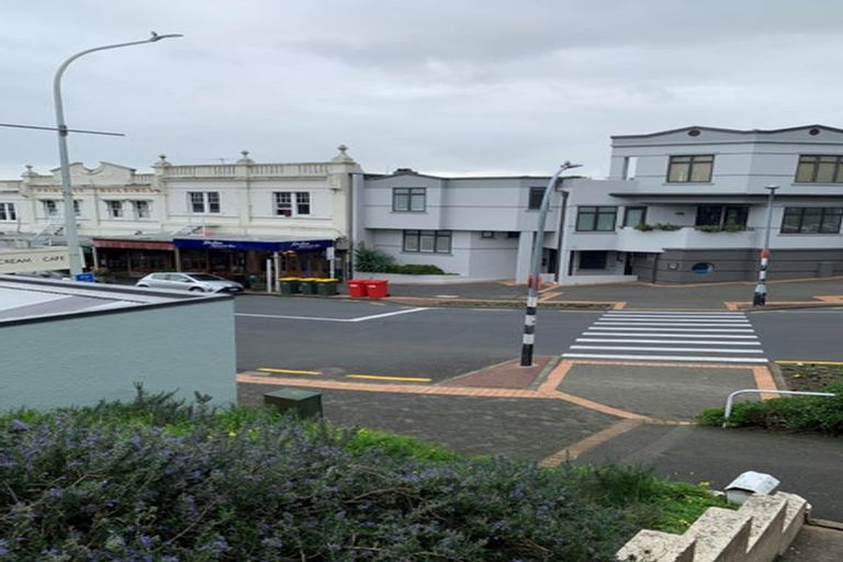Photo of property in 1/64 Victoria Road, Devonport, Auckland, 0624