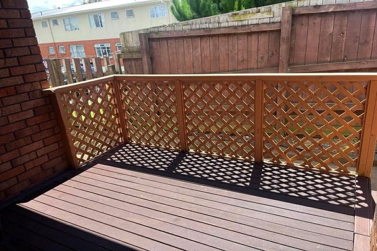 Photo of property in 2/107 Moore Street, Howick, Auckland, 2014