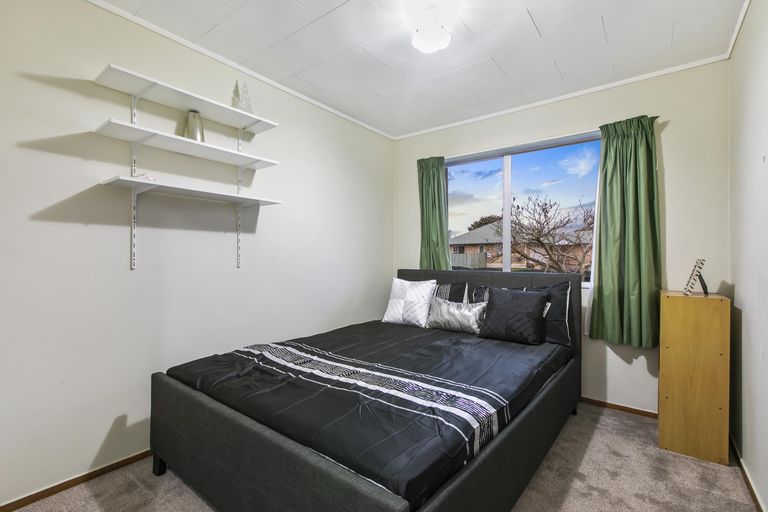 Photo of property in 2c Youngs Road, Papakura, 2110