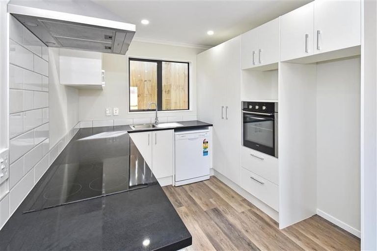 Photo of property in 27 Mcinnes Road, Weymouth, Auckland, 2103