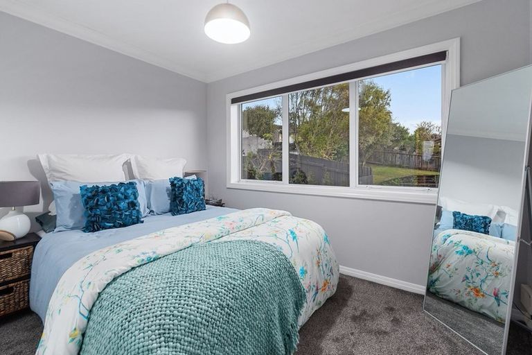 Photo of property in 2/52 Maxwelton Drive, Mairangi Bay, Auckland, 0630