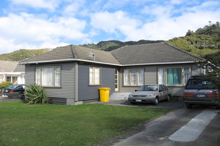 Photo of property in 197 Wainuiomata Road, Wainuiomata, Lower Hutt, 5014