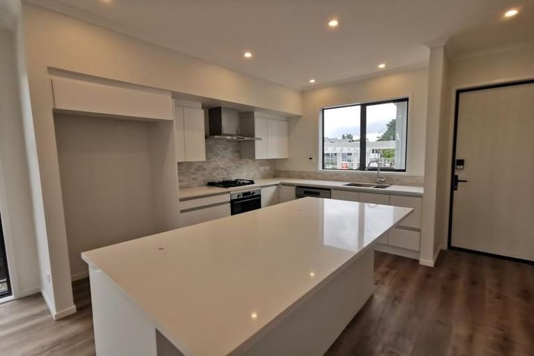 Photo of property in 53 Manarini Road, Westgate, Auckland, 0614