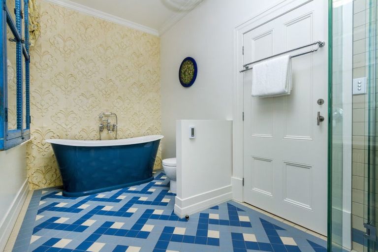 Photo of property in 33 Cheltenham Road, Devonport, Auckland, 0624