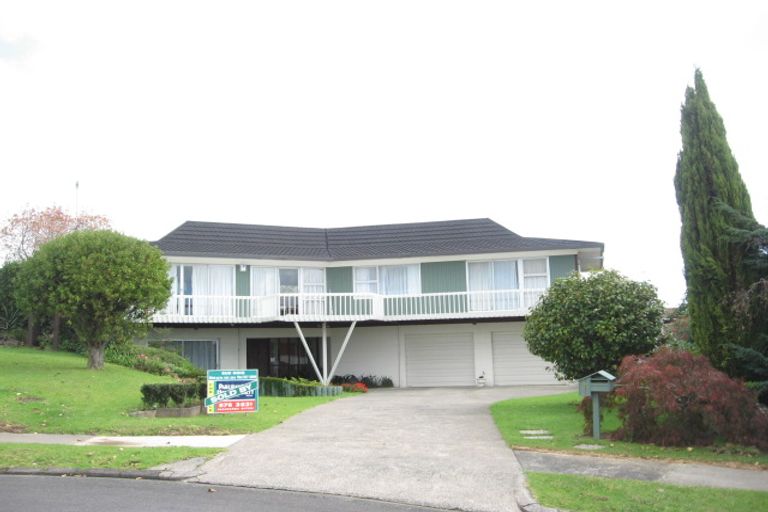 Photo of property in 7 Leewood Place, Pakuranga Heights, Auckland, 2010