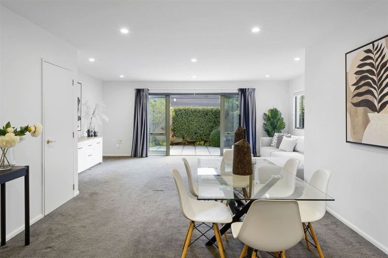 Photo of property in 2/104 Papanui Road, Merivale, Christchurch, 8014