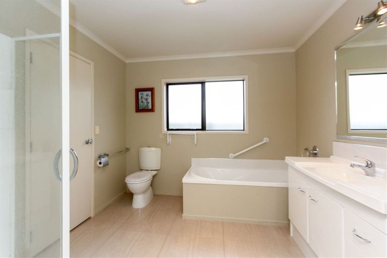 Photo of property in 33a Lismore Street, Strandon, New Plymouth, 4312