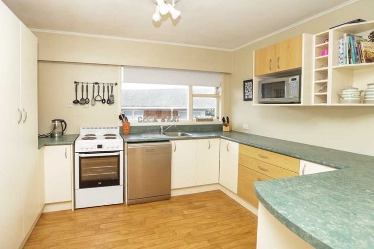 Photo of property in 2 Russleigh Drive, Dinsdale, Hamilton, 3204