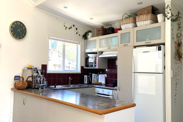 Photo of property in 2/3 Tainui Street, Welbourn, New Plymouth, 4312