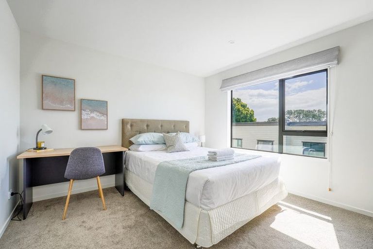 Photo of property in 2/26 Long Bay Drive, Torbay, Auckland, 0630