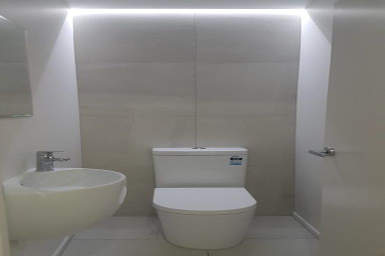 Photo of property in 2/249 One Tree Point Road, One Tree Point, 0118