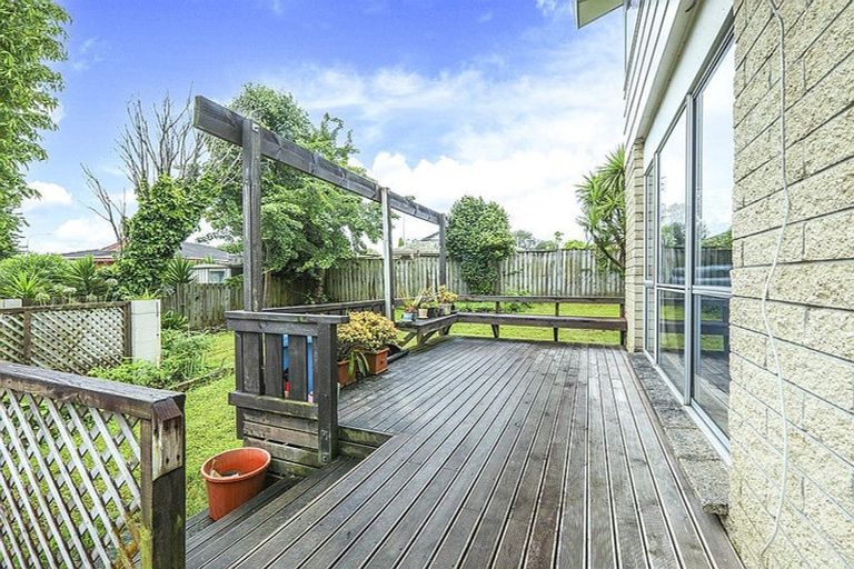 Photo of property in 1/12 Ballater Place, Highland Park, Auckland, 2010