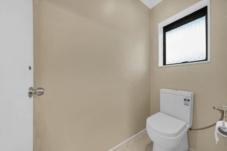 Photo of property in 2/7 Benygloe Place, Highland Park, Auckland, 2010