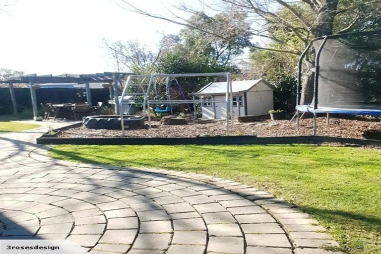 Photo of property in 17 Coates Place, Rangiora, 7400