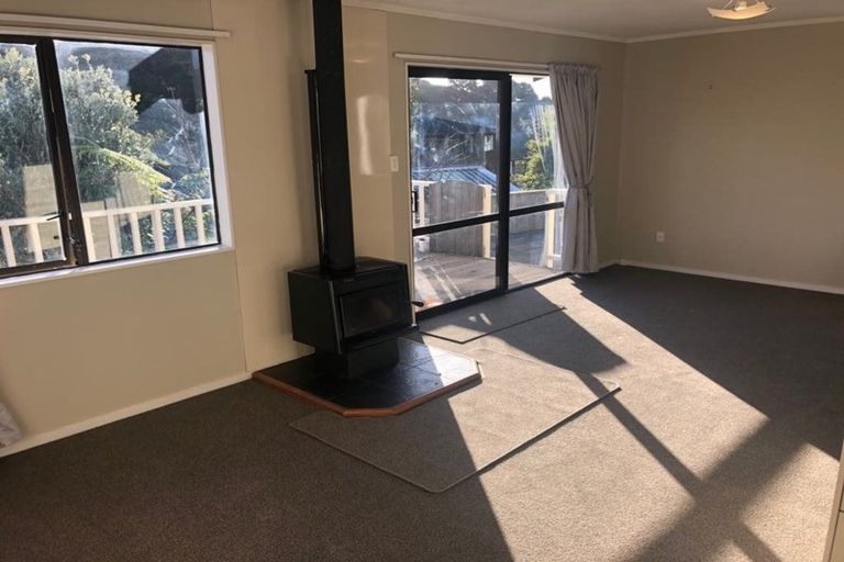 Photo of property in 25 Postgate Drive, Whitby, Porirua, 5024