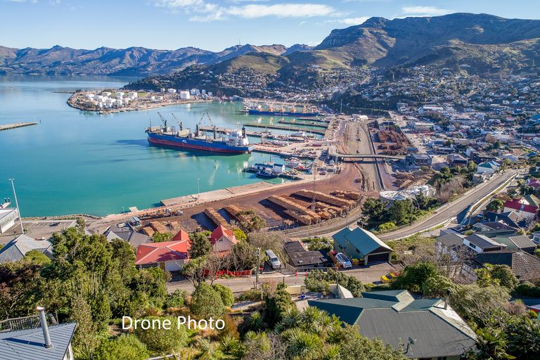 Photo of property in 8 Reserve Terrace, Lyttelton, 8082