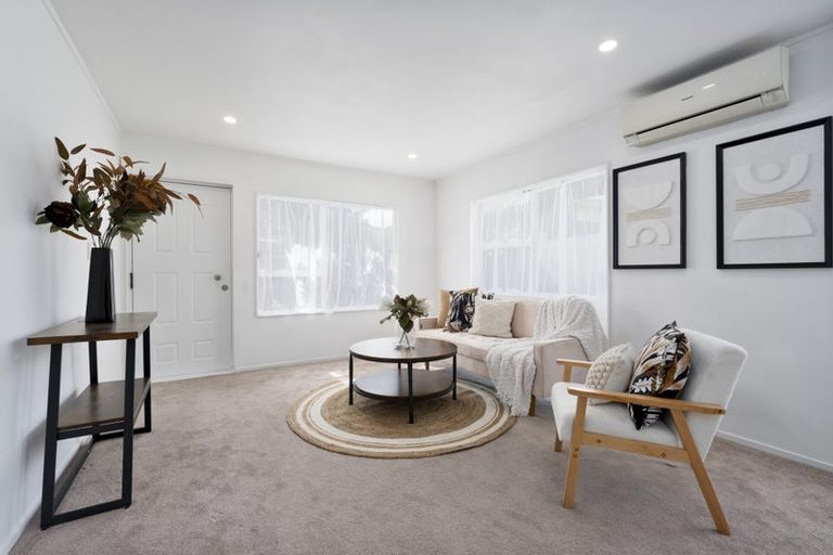 Photo of property in 2/5 Newington Road, Henderson, Auckland, 0612