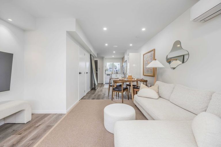 Photo of property in 9/5 Hikurangi Street, Te Atatu Peninsula, Auckland, 0610