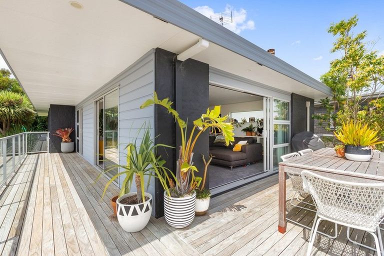 Photo of property in 1 John Dee Crescent, Red Beach, 0932