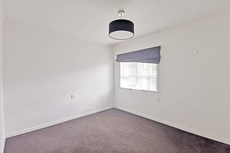 Photo of property in 1/1 Anne Road, Hillcrest, Auckland, 0627