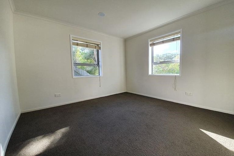 Photo of property in 6/13 Kaihu Street, Northcote, Auckland, 0627