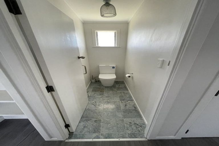 Photo of property in 2 Maybelle Place, Kelston, Auckland, 0602