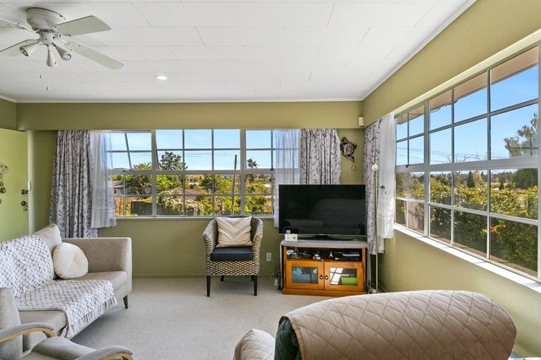 Photo of property in 2/17 Cumberland Street, Tauhara, Taupo, 3330