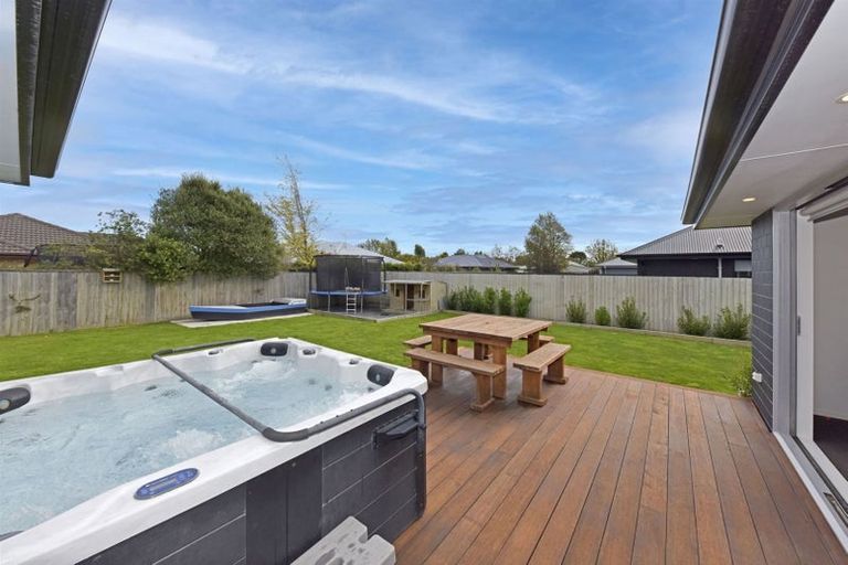 Photo of property in 5 Benjes Place, Woodend, 7610