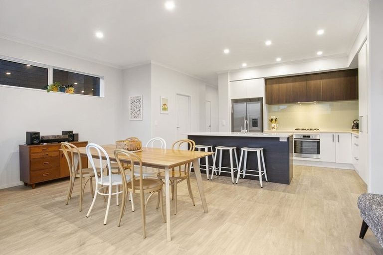 Photo of property in 21 Spotted Dove Road, Hobsonville, Auckland, 0616