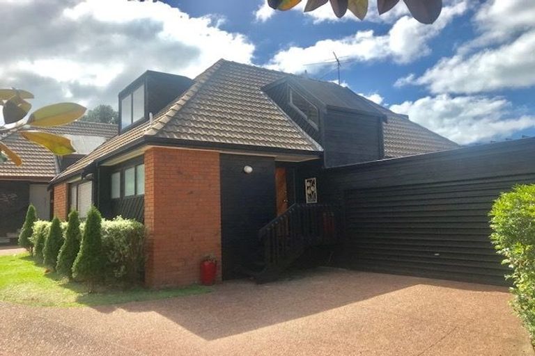 Photo of property in 2/7 Montrose Terrace, Mairangi Bay, Auckland, 0630