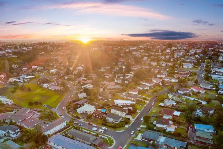 Photo of property in 14 Agincourt Street, Glenfield, Auckland, 0629